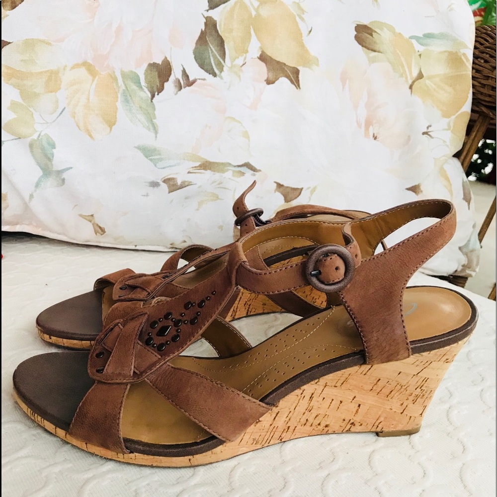Clarks Brown Wedge Sandal - Picture 5 of 8